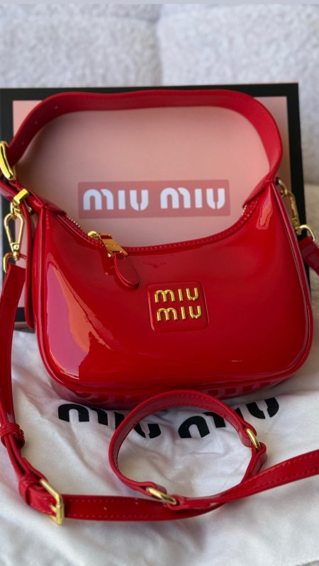 شنطة -  miu miu Pre-Loved Leather Hobo  / شامل علبة
