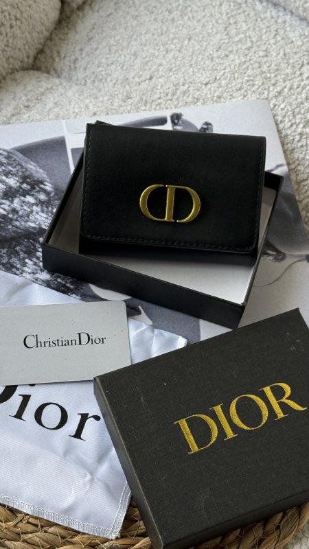 جزدان - DIOR حجم صغير / شامل علبة