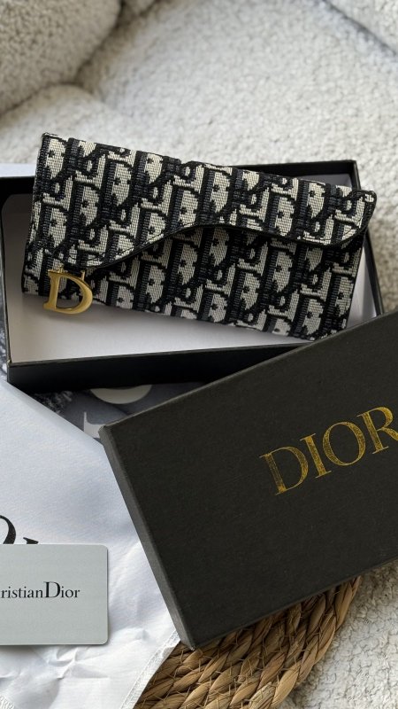 جزدان - DIOR حجم كبير / شامل علبة