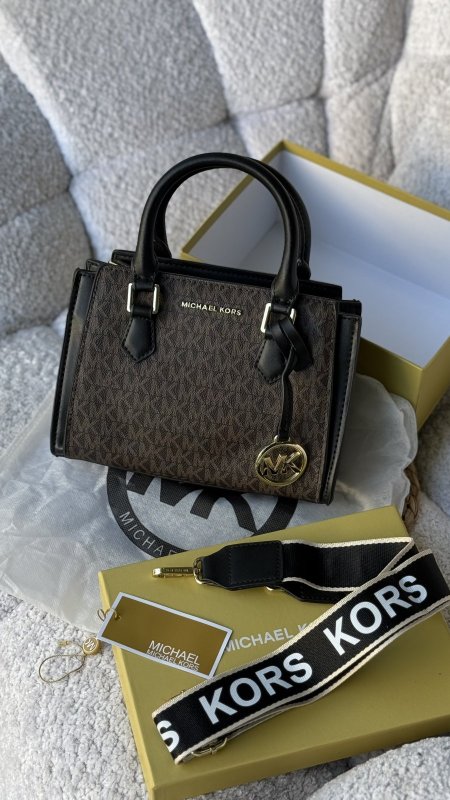 بني محروق / اطار أسود