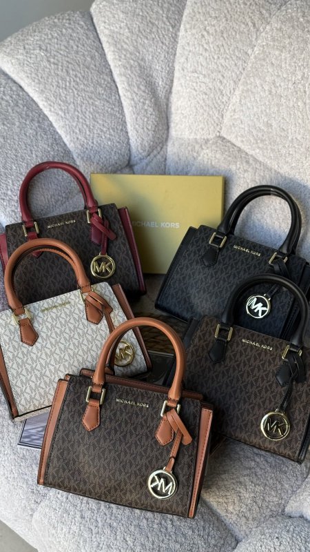شنطة - MICHAEL KORS Hope / شامل علبة