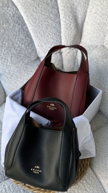 شنطة - COACH Hadley Hobo 21 / شامل علبة