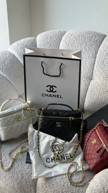 شنطة - Chanel makeup / شامل علبة