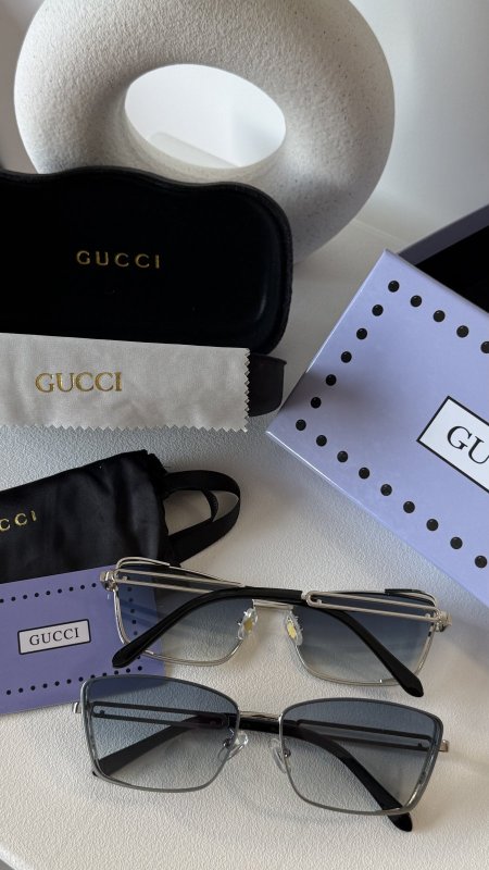 نظارة GUCCI / شامل علبة مختومة