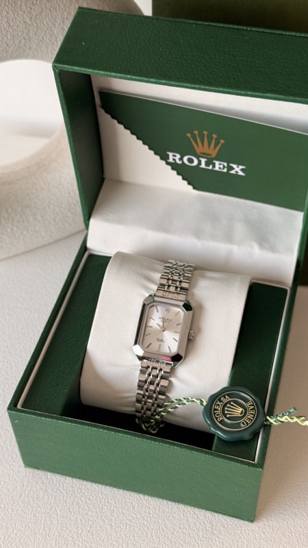 فضي / داخلية أبيض