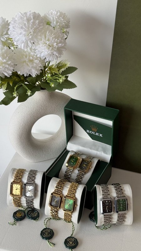 ساعة - Rolex مستطيل / شامل علبة وكيس