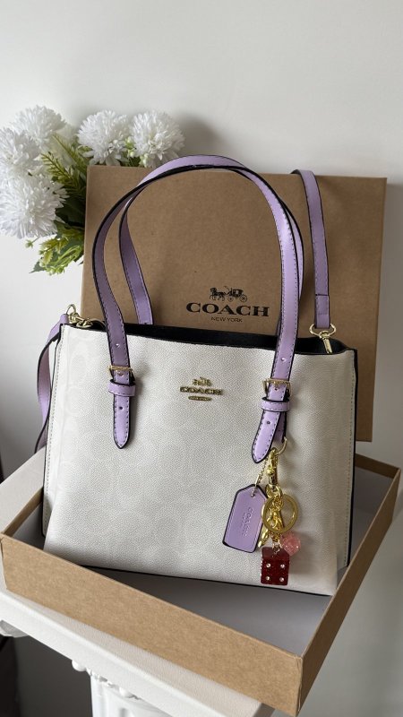 أبيض ايد نهدي