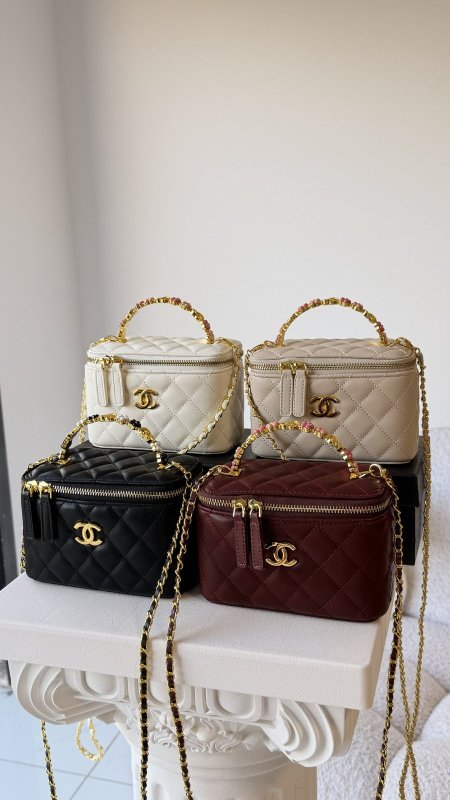 شنطة - Chanel makeup / شامل علبة