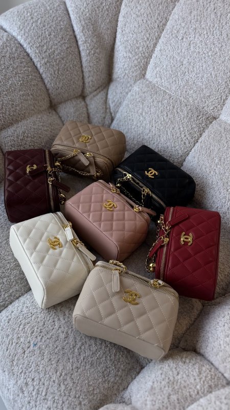 شنطة - Chanel makeup / شامل علبة