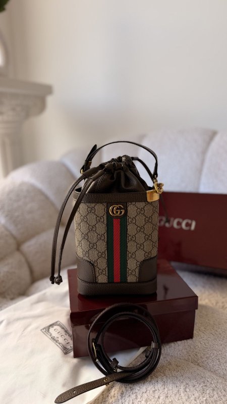 شنطة - Gucci Small canvas bucket / شامل علبة