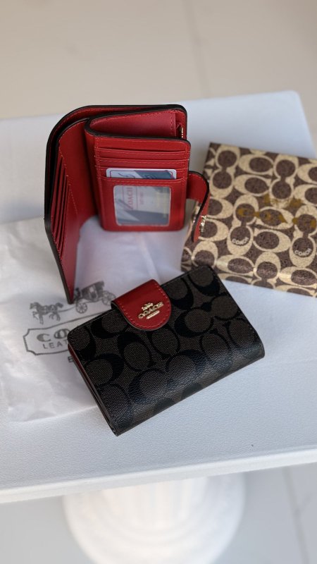 بني محروق / أحمر