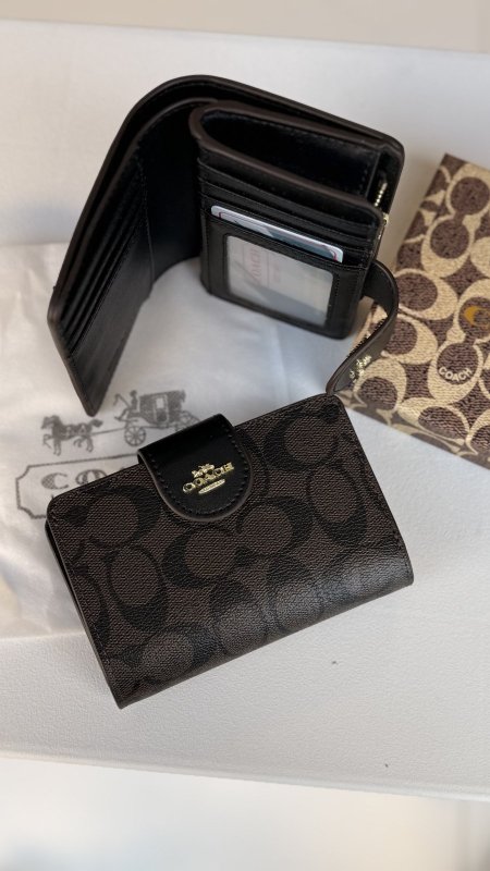 بني محروق / أسود