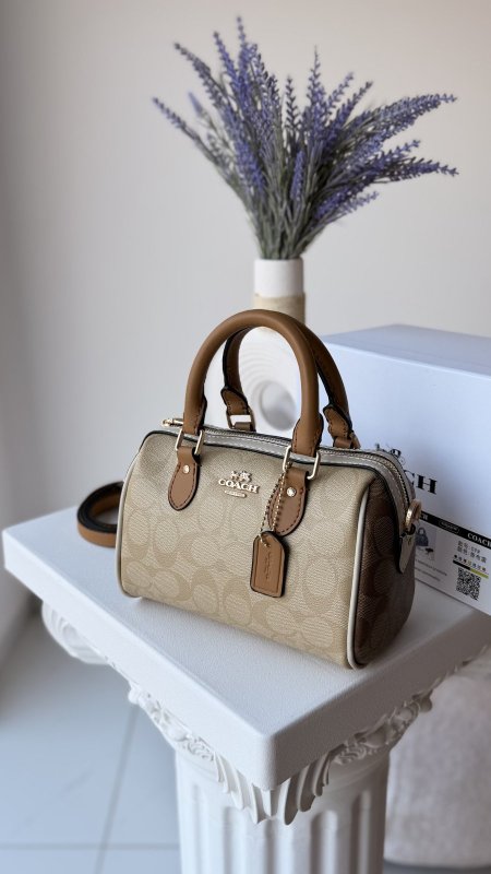 عسلي وكاكي ايد بني