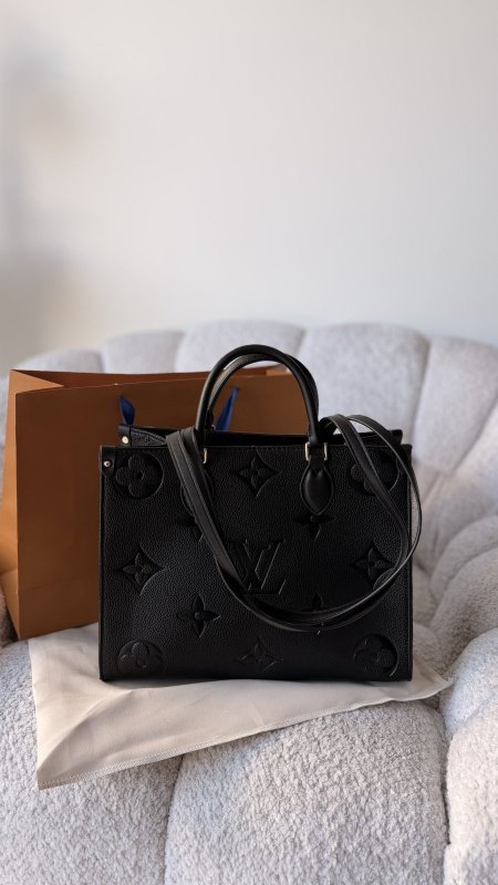 شنطة - Louis Vuitton OnTheGo handbag / غير شامل علبة