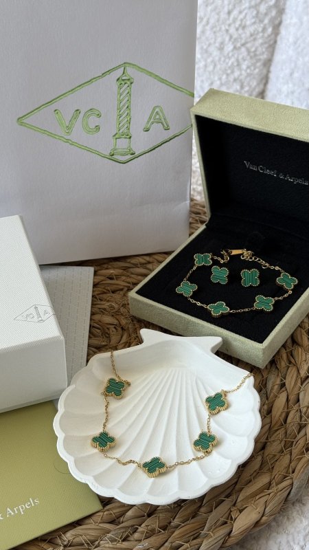 طقم van cleef ٣ قطع