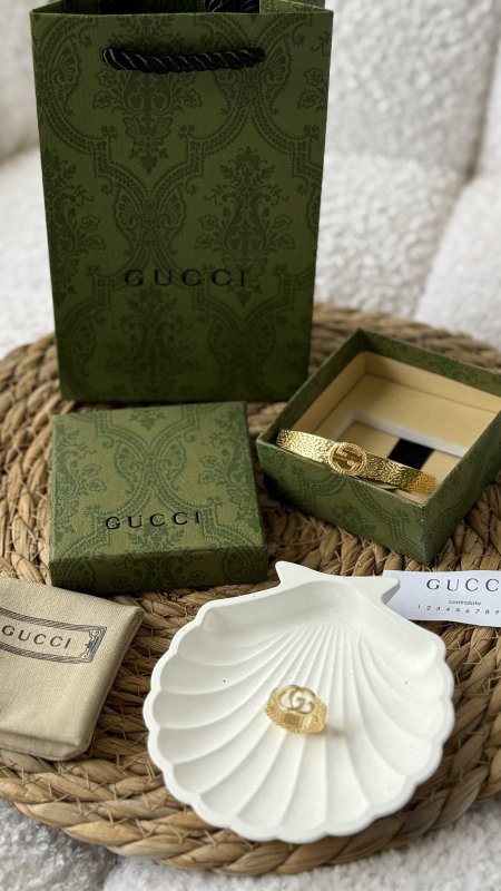 طقم GUCCI قطعتين