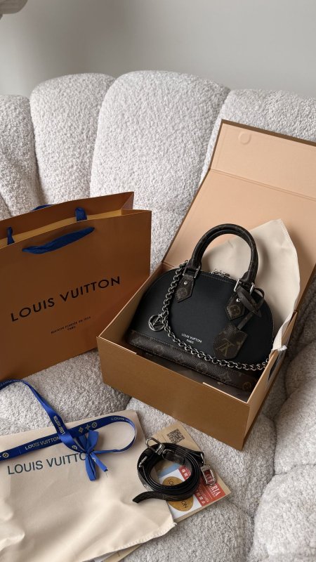 اسود اطار بني اكسسوار فضي