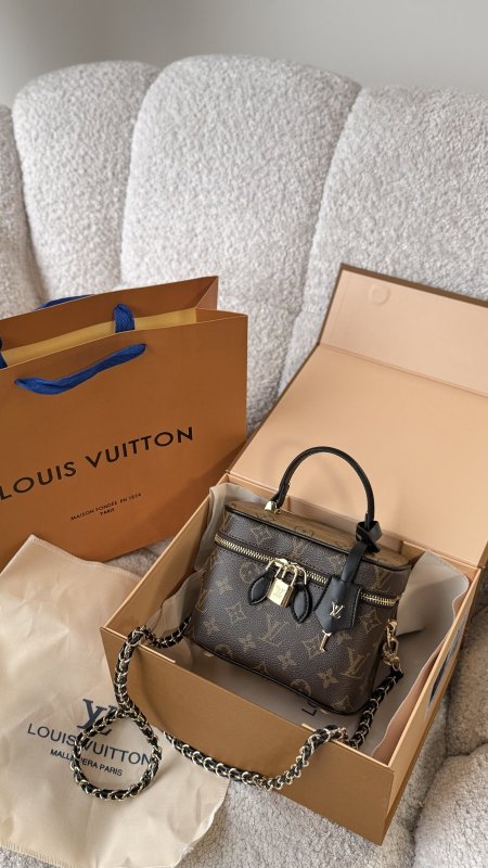 شنطة - Louis Vuitton Vanity PM / شامل علبة