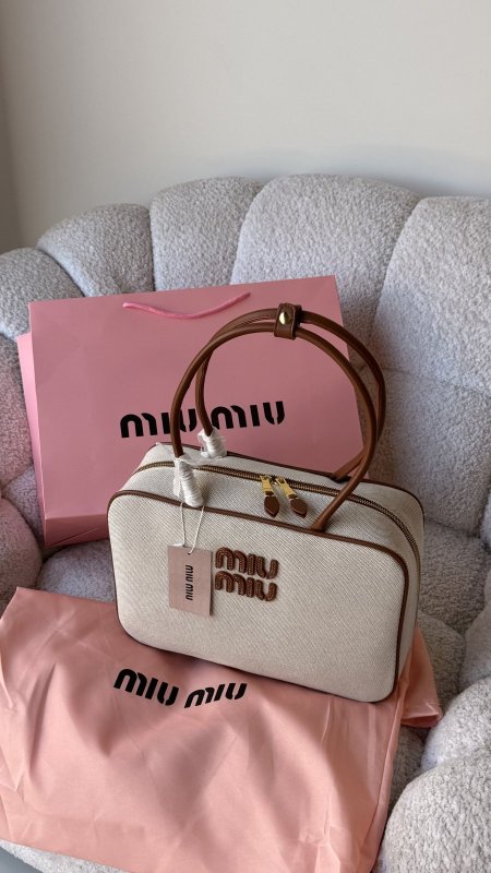 بيج شعار بني