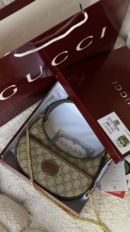 شنطة - Gucci GG Hobo / شامل علبة