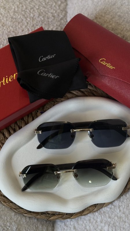 نظارة CARTIER / شامل علبة مختومة