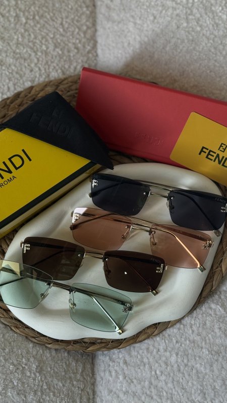 نظارة FENDI / شامل علبة مختومة