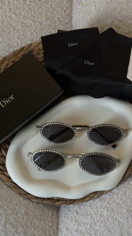 نظارة DIOR / شامل علبة مختومة