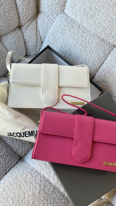 شنطة - JACQUEMUS / شامل علبة الشركة