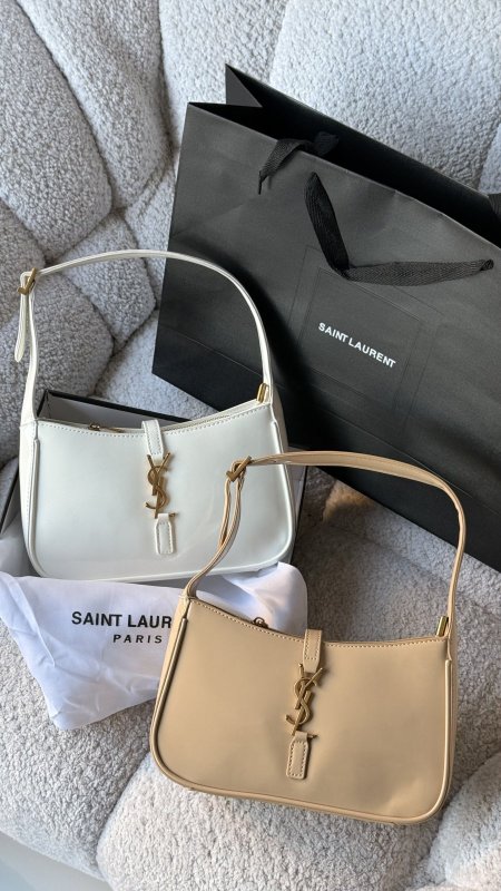 شنطة - YSL HALF MOON / شامل علبة