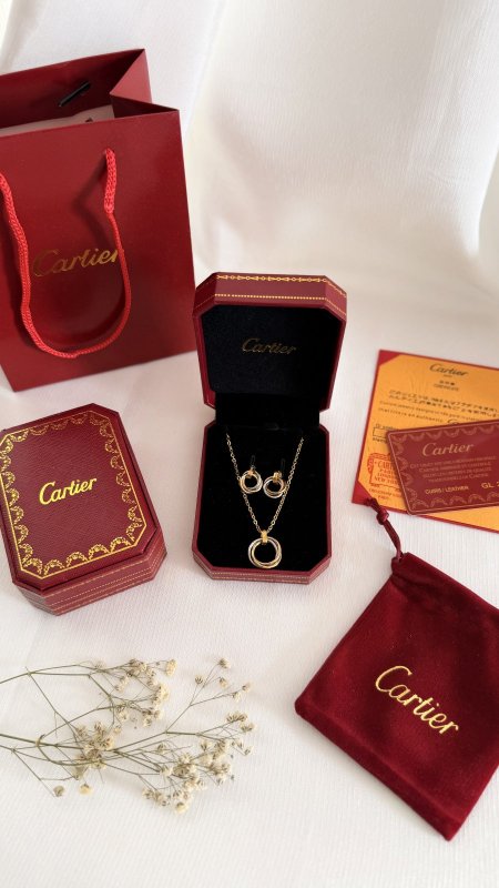 طقم CARTIER / ( سنسال + حلق  ) شامل العلبة الأصلية والملحقات