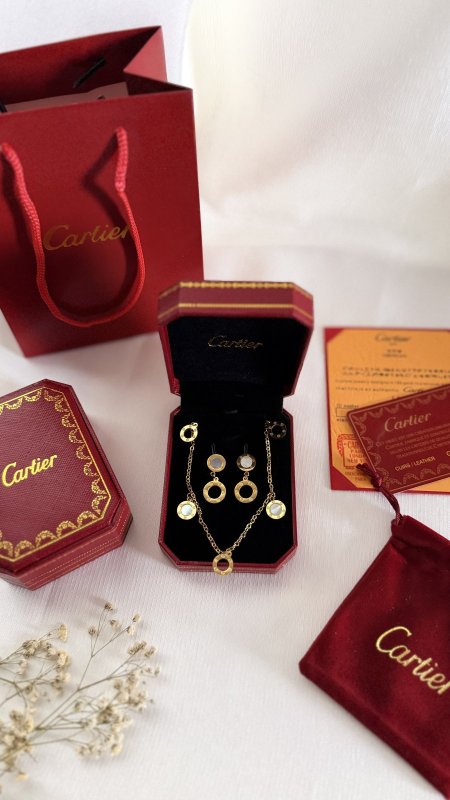 طقم CARTIER / ( سنسال + حلق  ) شامل العلبة الأصلية والملحقات