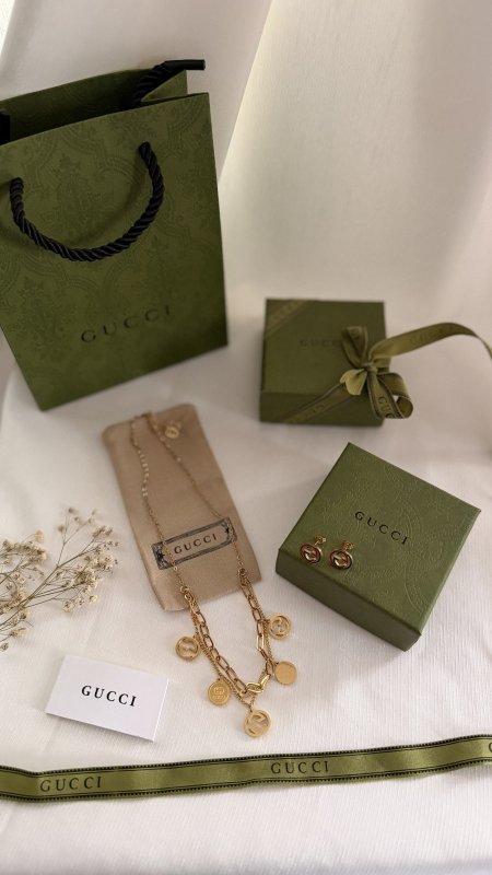 طقم GUCCI / ( سنسال + حلق  ) شامل العلبة الأصلية والملحقات