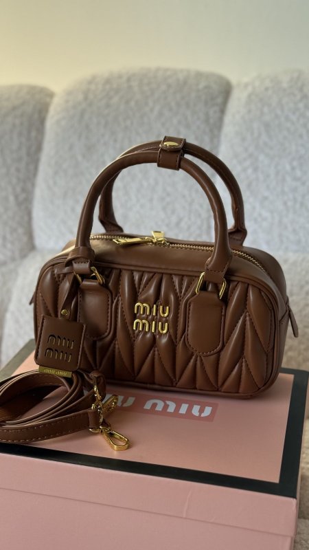 شنطة - Miu Miu Arcadie Matelassé leather / شامل العلبة