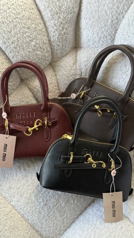 MIU MIU mini nappa leather bag / غير شامل علبة