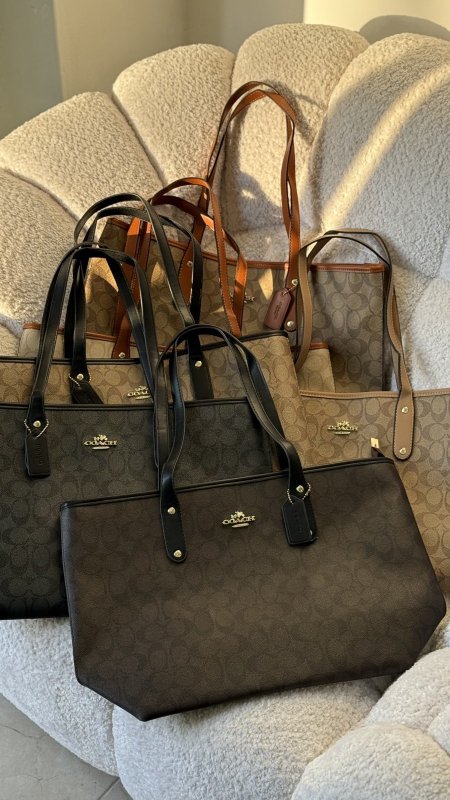 شنطة -coach reversible tote / شامل بوكس