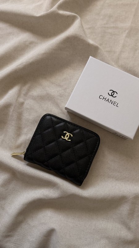 جزدان CHANEL / شامل علبة