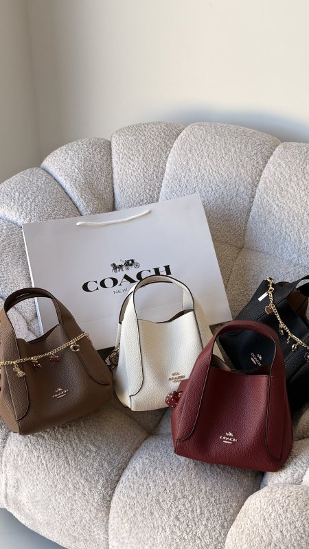 شنطة - COACH Hadley Hobo 21 / شامل علبة