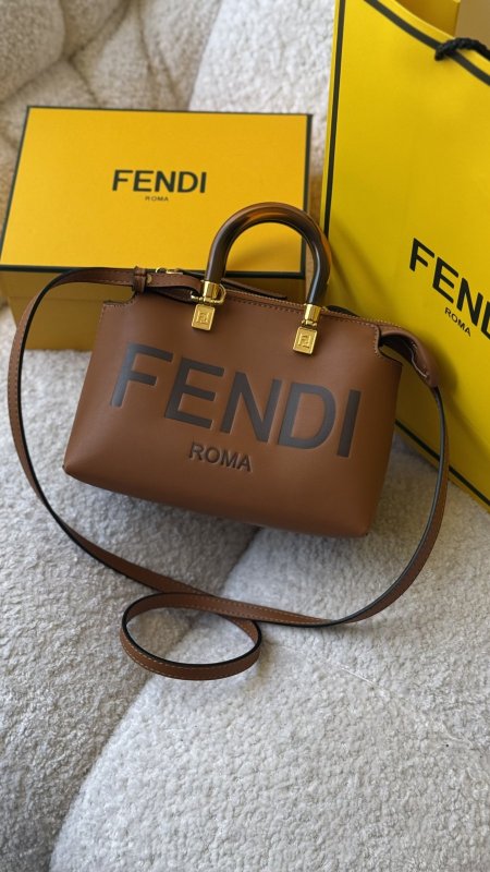 شنطة - Fendi by the way / شامل العلبة