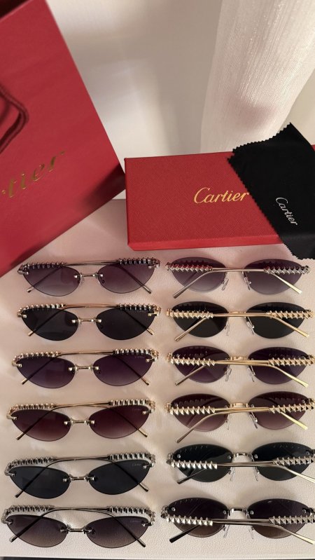 نظارة CARTIER / فل بكج علبة وكيس