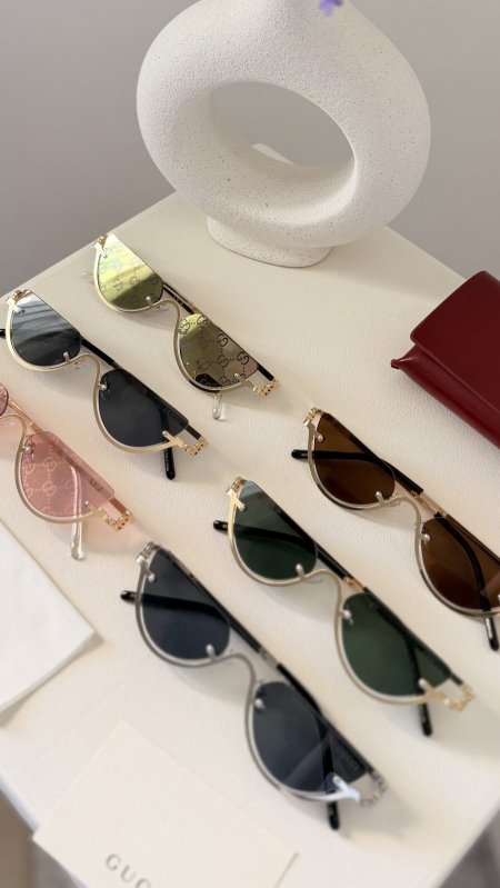نظارة GUCCI / فل بكج علبة وكيس