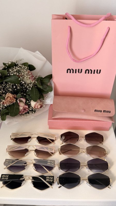 نظارة MIU MIU / فل بكج علبة وكيس