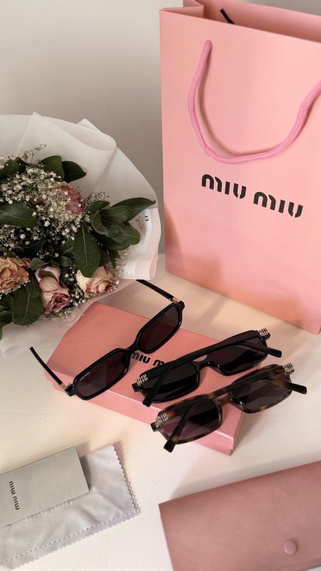 نظارة MIU MIU / فل بكج علبة وكيس