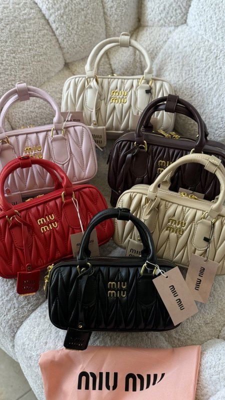 شنطة - Miu Miu Arcadie Matelassé leather / شامل العلبة