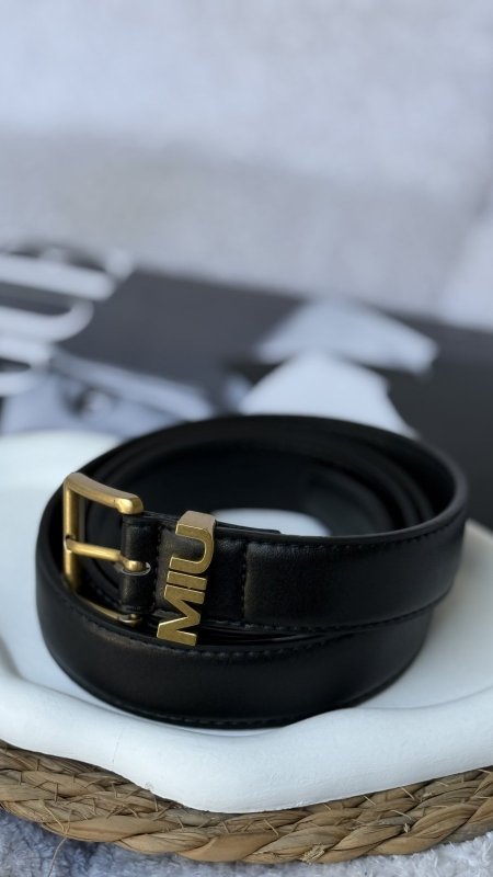 قشاط ماركة MIU MIU