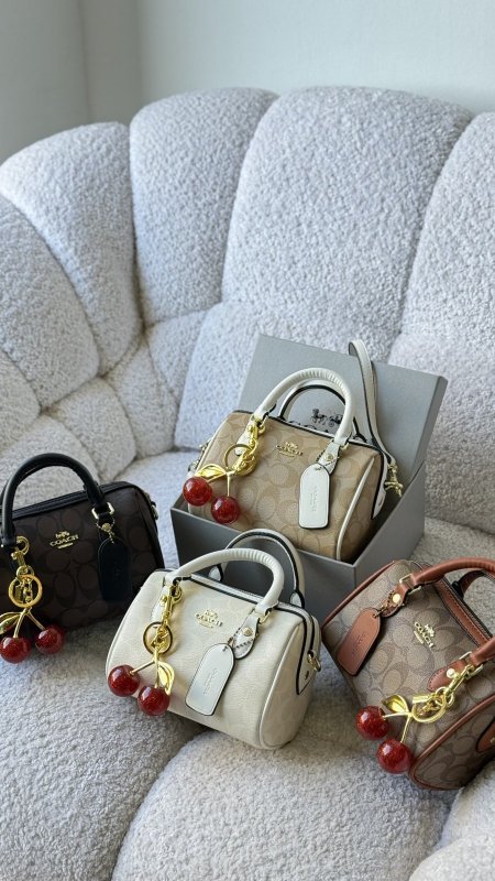 شنطة - Coach mini rowan bag / شامل علبة