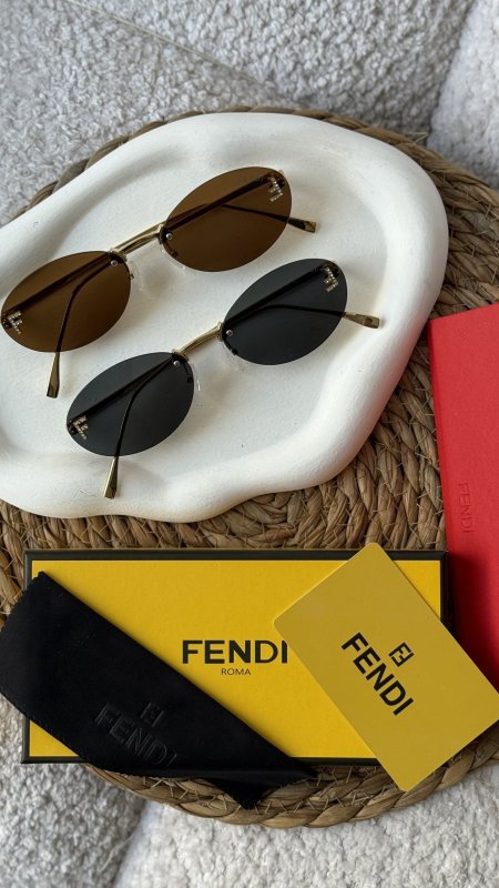نظارة FENDI / شامل علبة مختومة