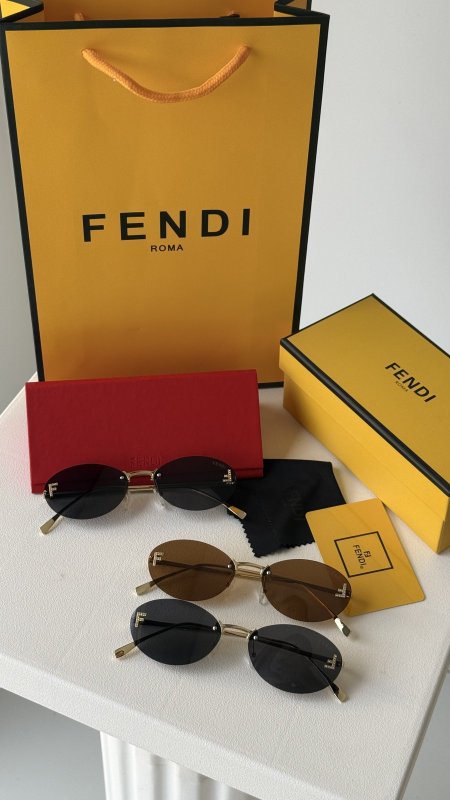 نظارة FENDI / فل بكج علبة وكيس