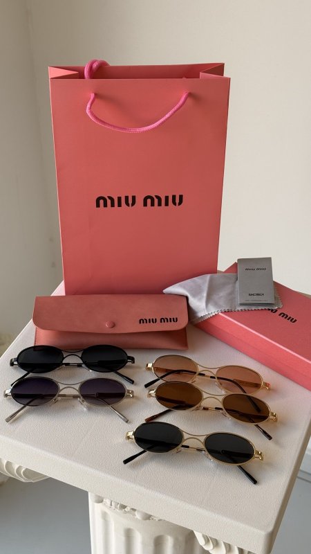 نظارة MIU MIU / فل بكج علبة وكيس
