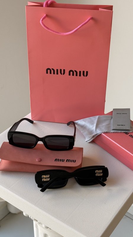 نظارة MIU MIU / فل بكج علبة وكيس