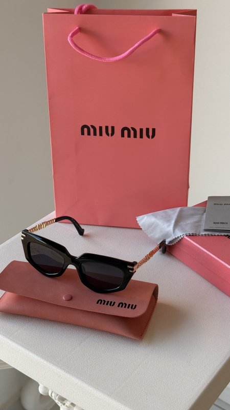 نظارة MIU MIU / فل بكج علبة وكيس
